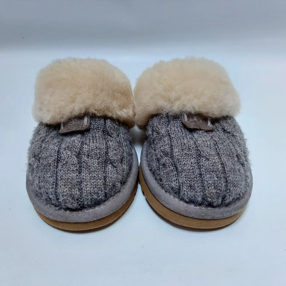 UGG Kids Slippers Size 13 Grey Minimalist Cable Knit Shearling Coquette Shoes